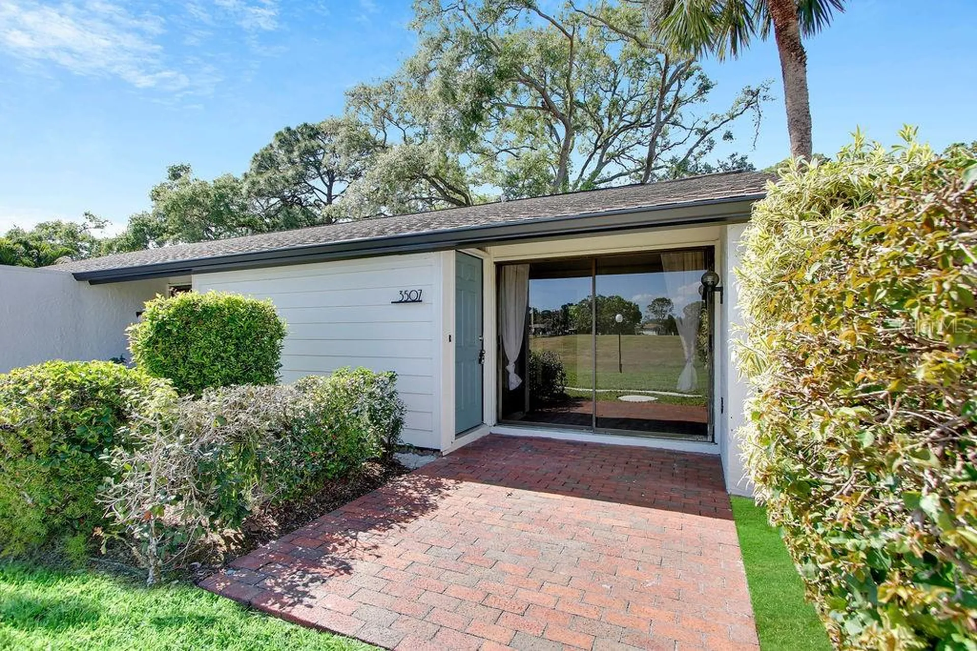 3507 Longmeadow Sarasota FL 34235