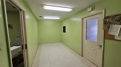 2730 Worth Avenue Englewood FL 34224