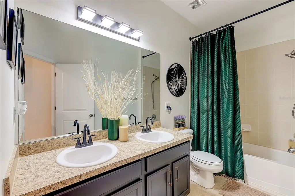 2410 Hawks Point Court Ruskin FL 33570