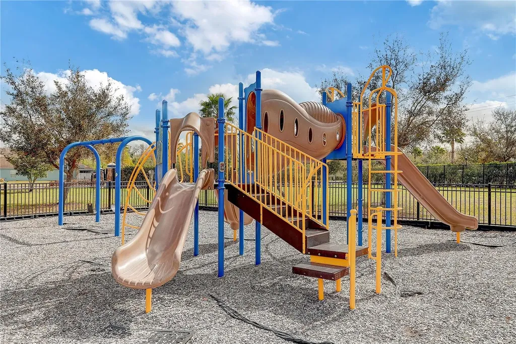 2410 Hawks Point Court Ruskin FL 33570