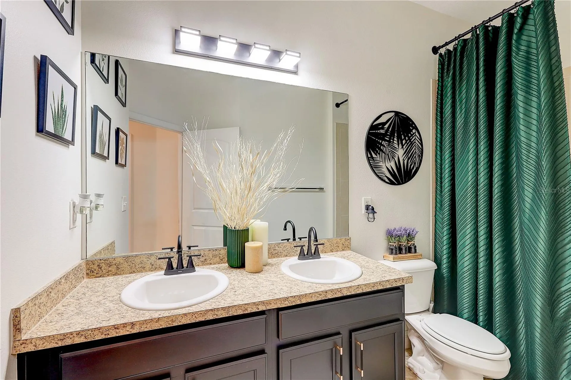 2410 Hawks Point Court Ruskin FL 33570