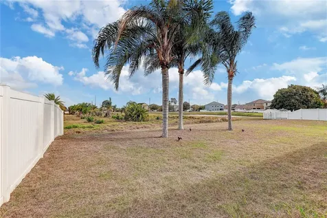 2410 Hawks Point Court Ruskin FL 33570