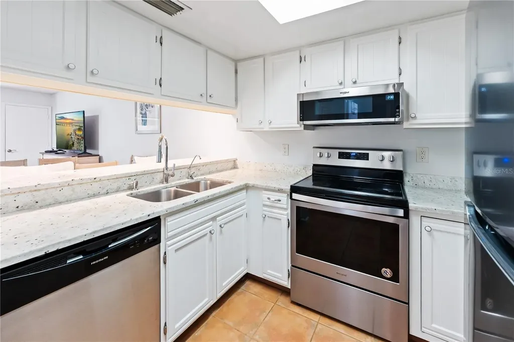 4574 Ringwood Meadow Sarasota FL 34235