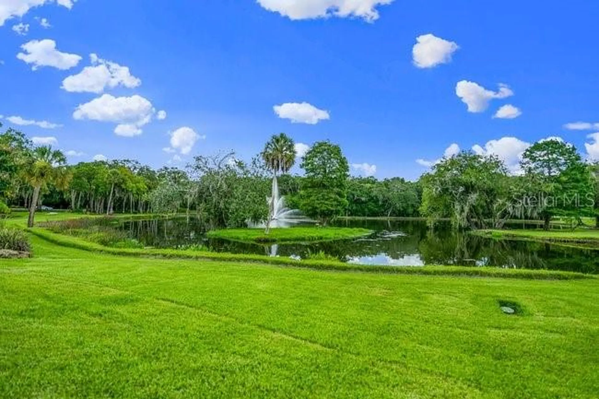 4574 Ringwood Meadow Sarasota FL 34235