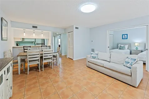 4574 Ringwood Meadow Sarasota FL 34235