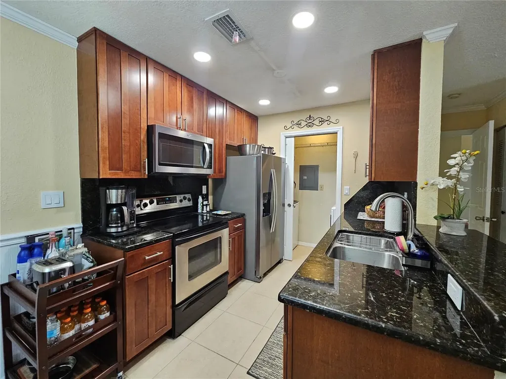 10265 Gandy Boulevard N St Petersburg FL 33702