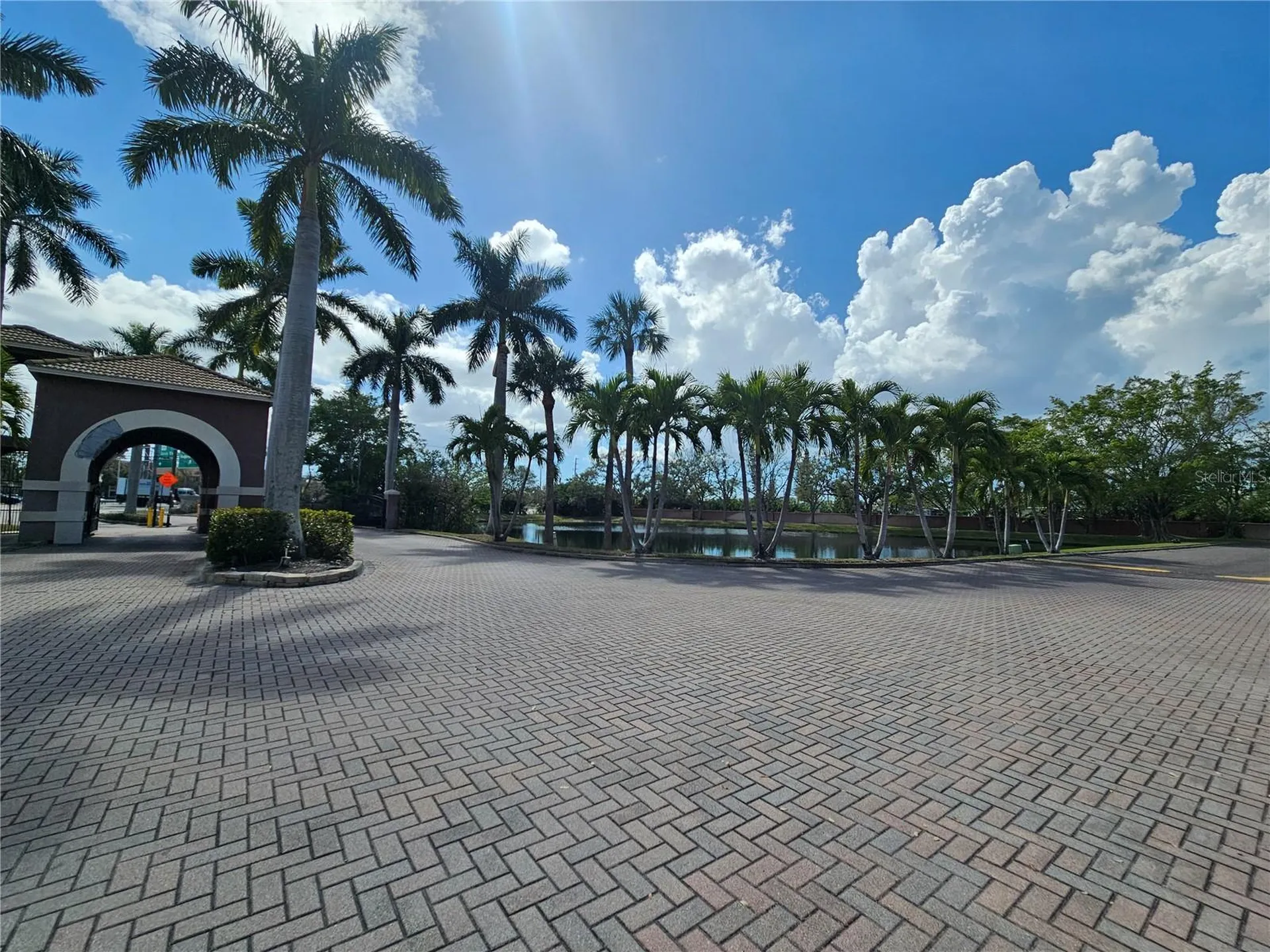 10265 Gandy Boulevard N St Petersburg FL 33702