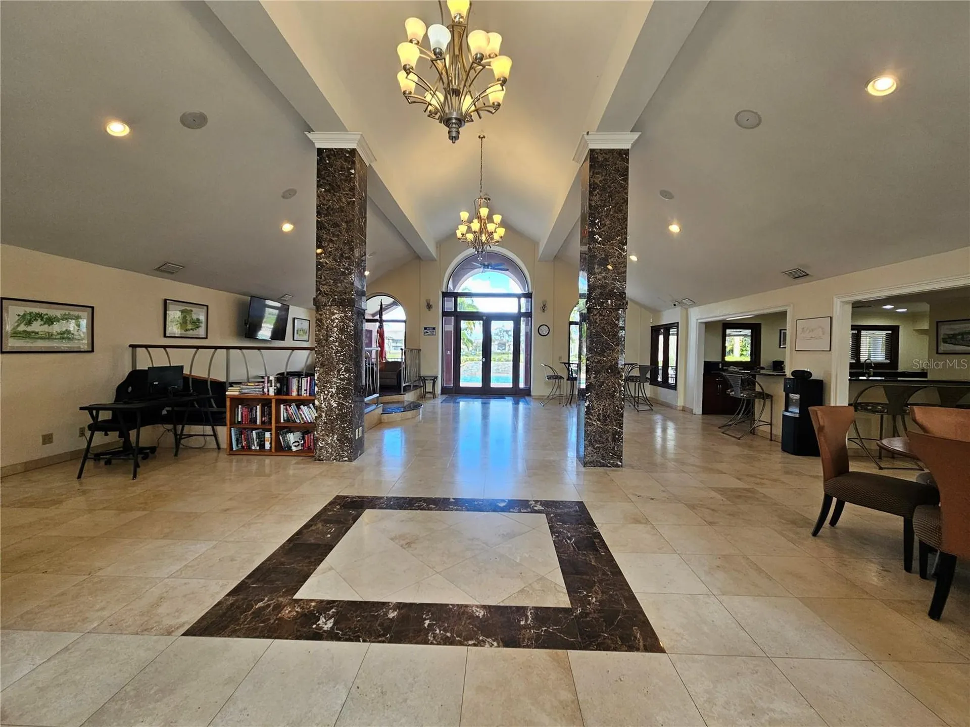 10265 Gandy Boulevard N St Petersburg FL 33702