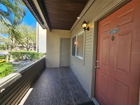 10265 Gandy Boulevard N St Petersburg FL 33702