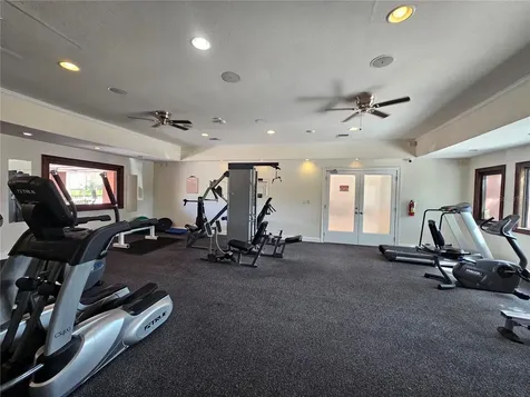 10265 Gandy Boulevard N St Petersburg FL 33702
