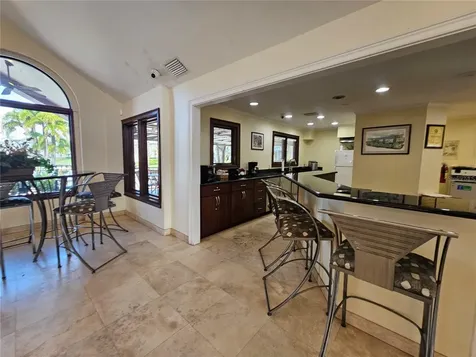 10265 Gandy Boulevard N St Petersburg FL 33702