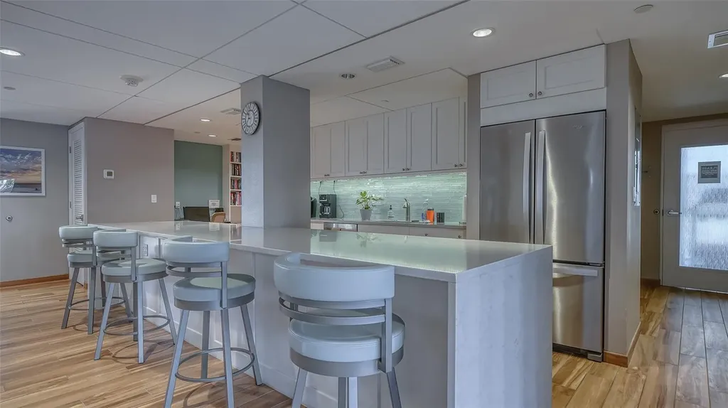 101 Benjamin Franklin Drive Sarasota FL 34236