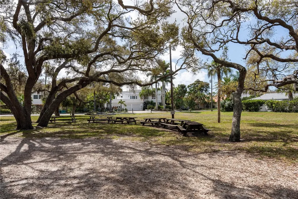 1831 Nautilus Drive Sarasota FL 34231
