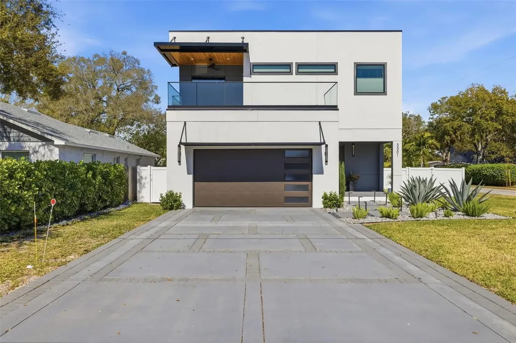3301 W Paul Avenue Tampa FL 33611