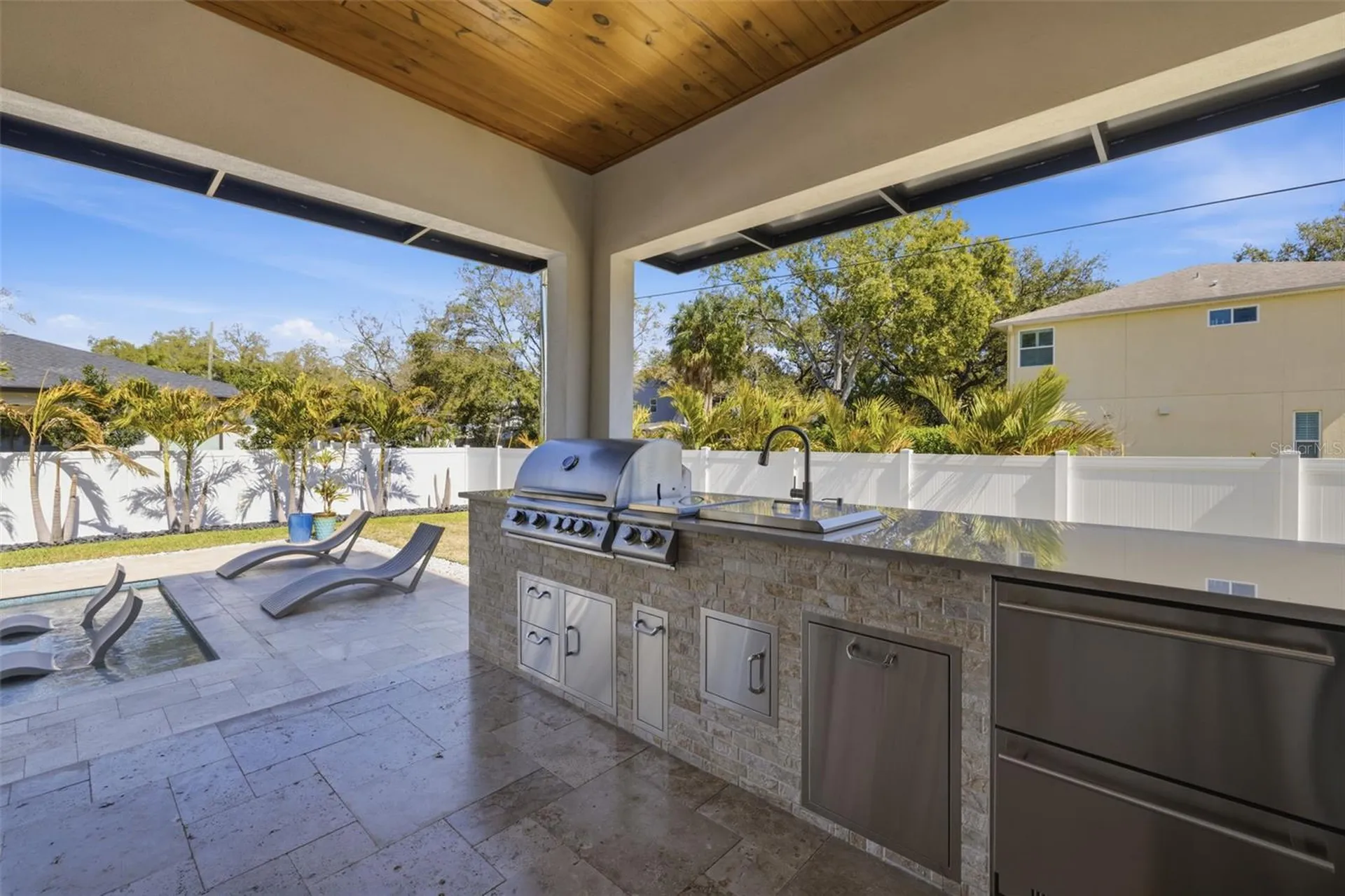 3301 W Paul Avenue Tampa FL 33611
