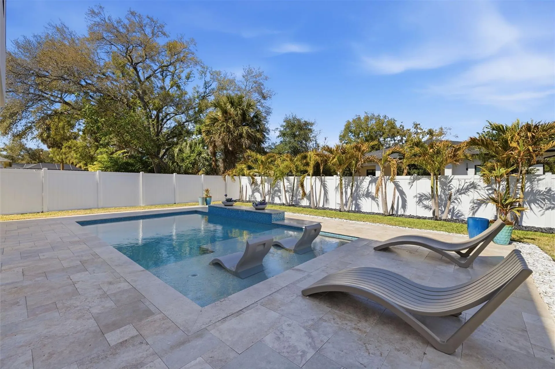 3301 W Paul Avenue Tampa FL 33611