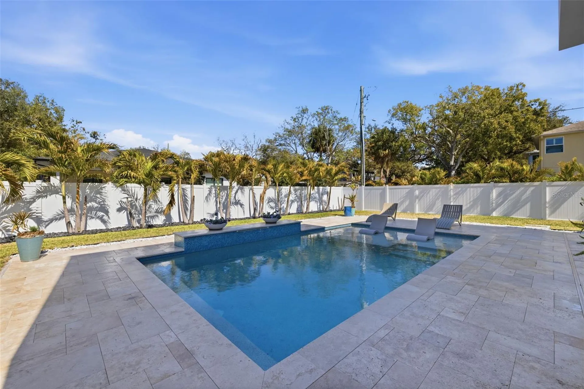 3301 W Paul Avenue Tampa FL 33611