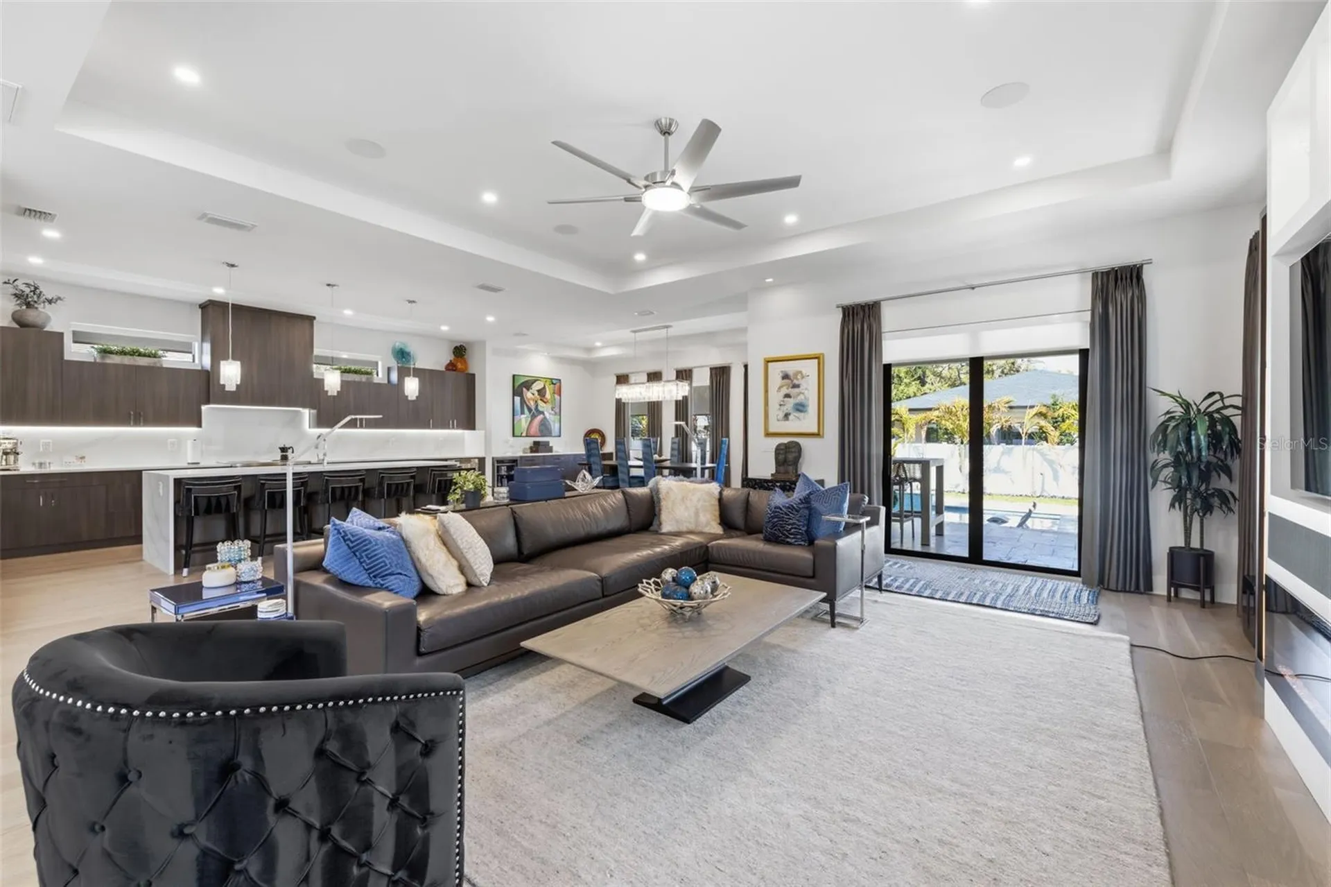 3301 W Paul Avenue Tampa FL 33611