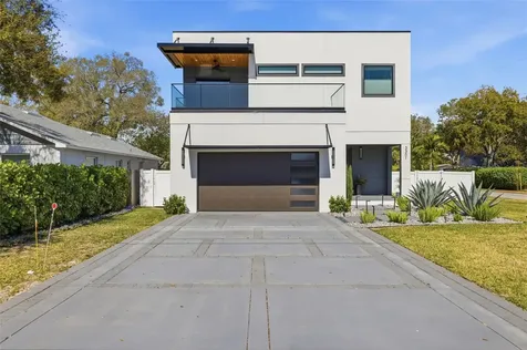 3301 W Paul Avenue Tampa FL 33611