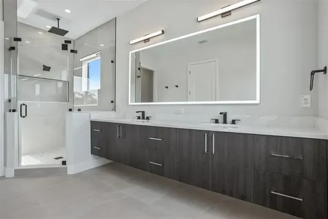 3301 W Paul Avenue Tampa FL 33611
