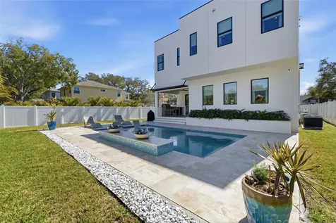 3301 W Paul Avenue Tampa FL 33611