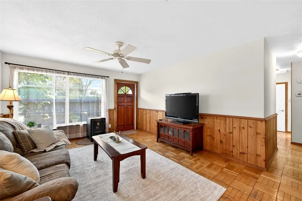 4419 W Iowa Avenue Tampa FL 33616