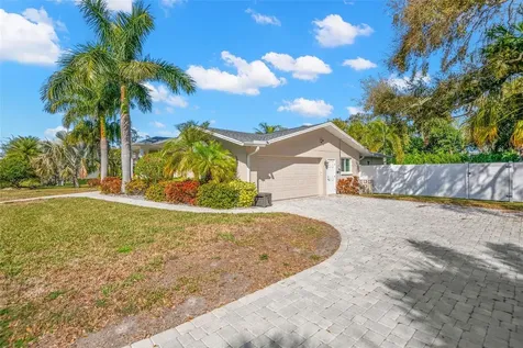 8 Ambleside Drive Belleair FL 33756