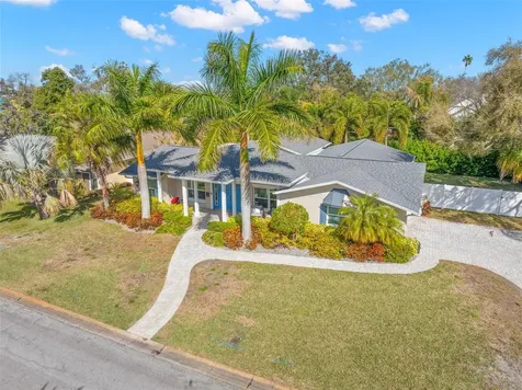 8 Ambleside Drive Belleair FL 33756