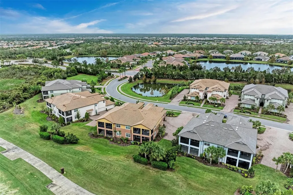 7374 Divot Loop Bradenton FL 34202
