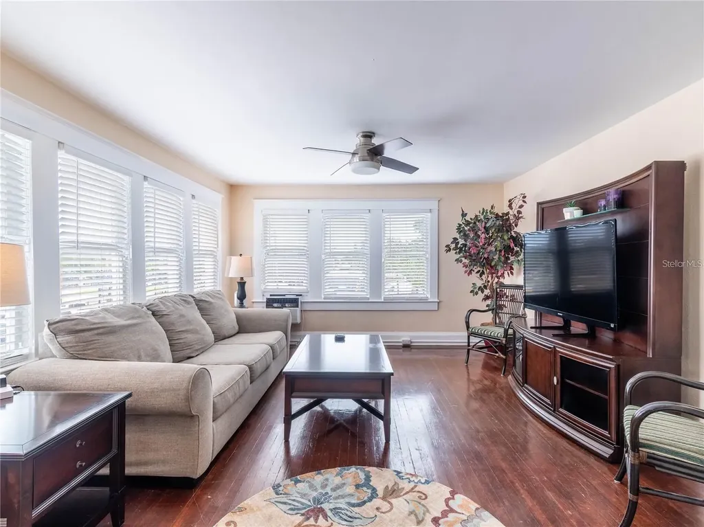 103 E Mohawk Avenue Tampa FL 33604
