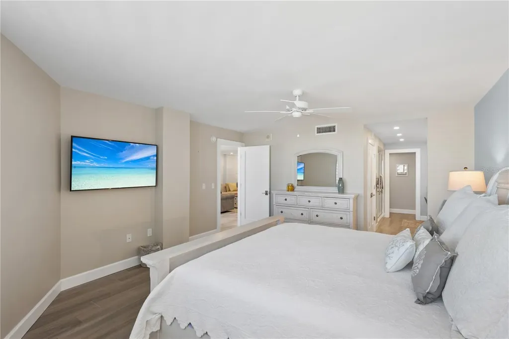 5880 Midnight Pass Road Sarasota FL 34242