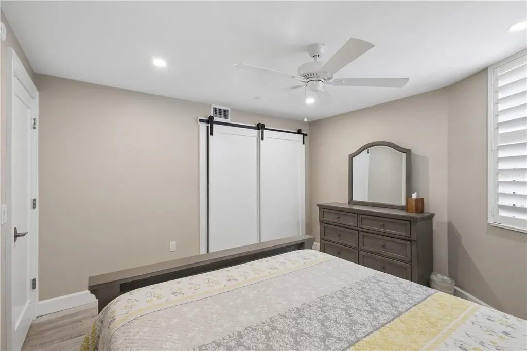 5880 Midnight Pass Road Sarasota FL 34242