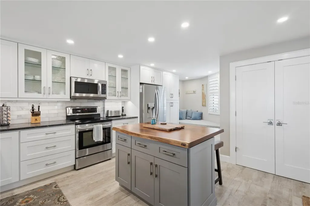 5880 Midnight Pass Road Sarasota FL 34242