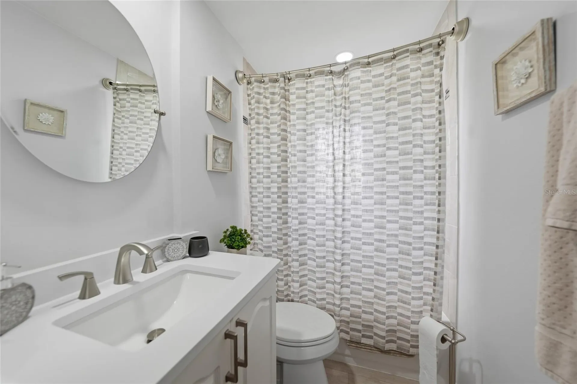1120 SE 23rd Terrace Cape Coral FL 33990