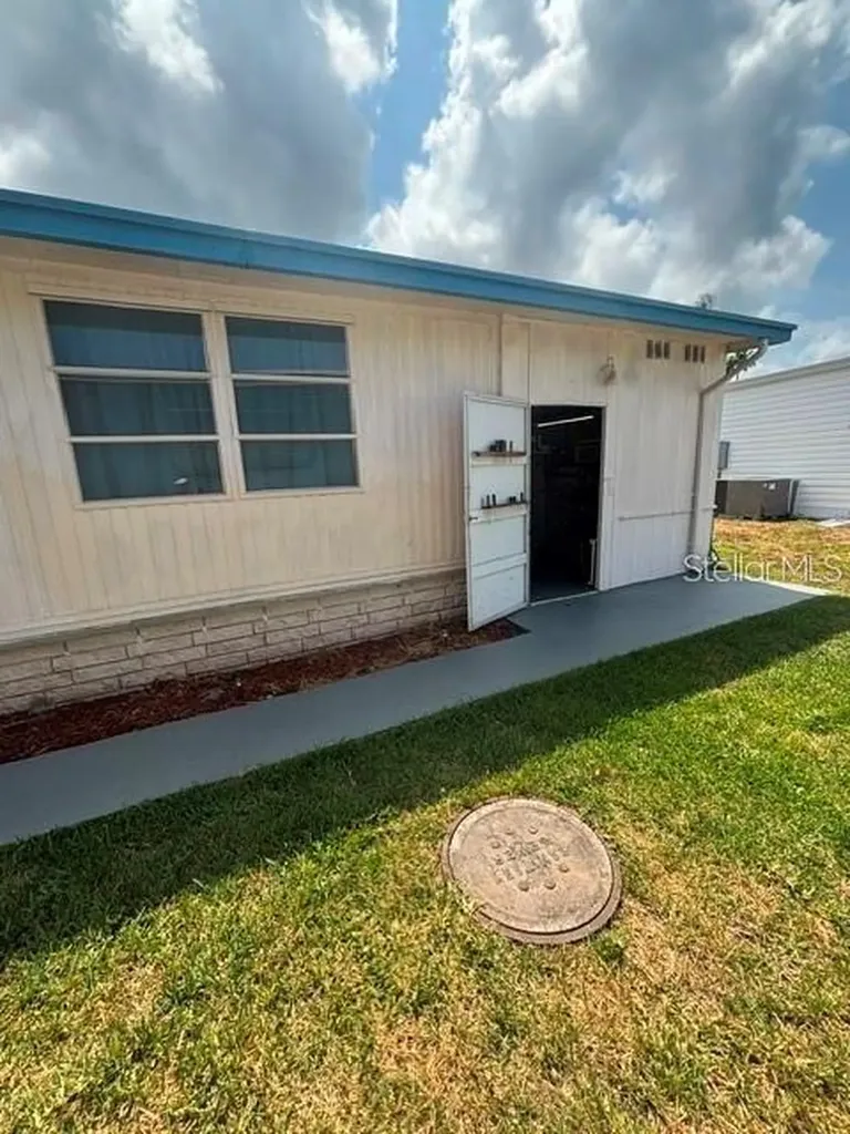 7901 40th Avenue N St Petersburg FL 33709