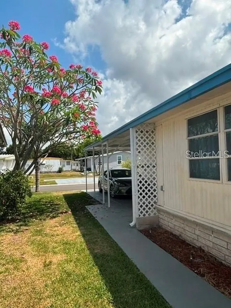 7901 40th Avenue N St Petersburg FL 33709