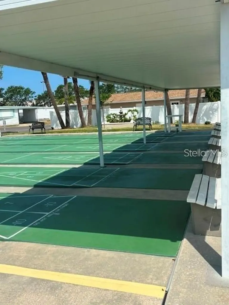 7901 40th Avenue N St Petersburg FL 33709