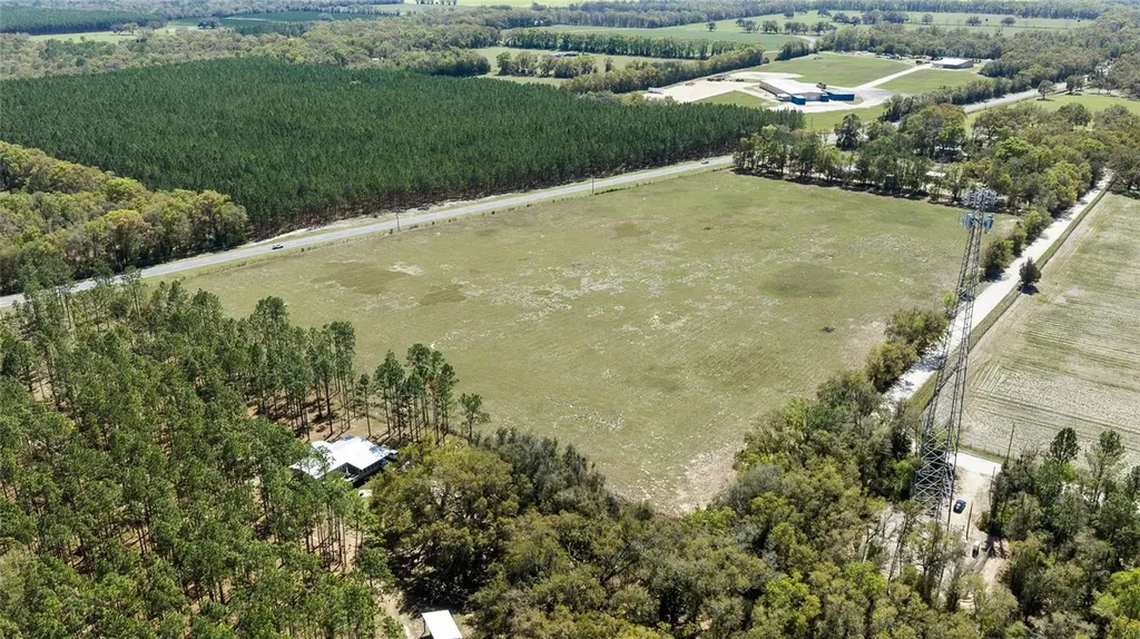 300 NE 708 Avenue Old Town FL 32680