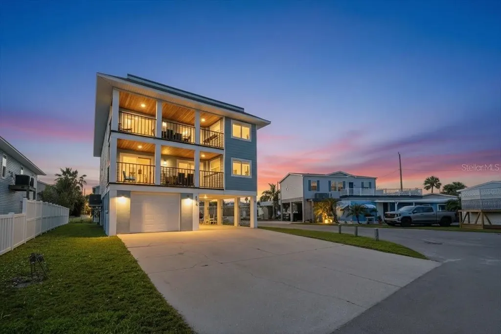 2518 Avenue B Bradenton Beach FL 34217