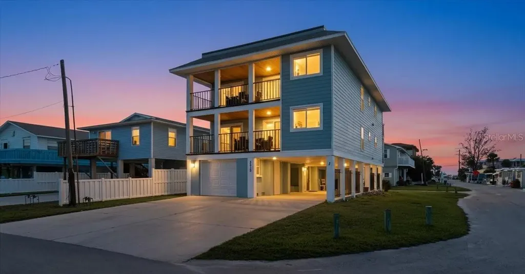 2518 Avenue B Bradenton Beach FL 34217