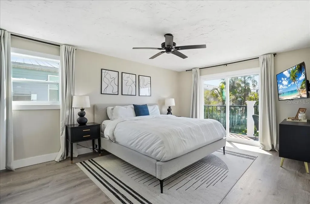 2518 Avenue B Bradenton Beach FL 34217