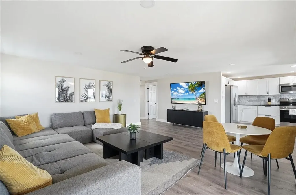 2518 Avenue B Bradenton Beach FL 34217