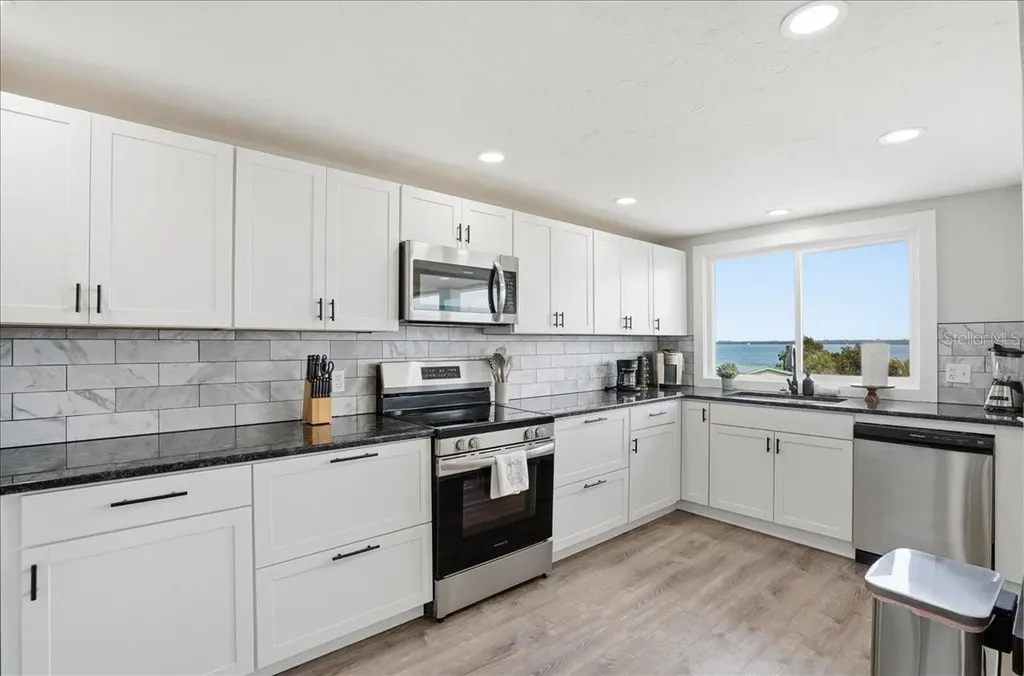2518 Avenue B Bradenton Beach FL 34217