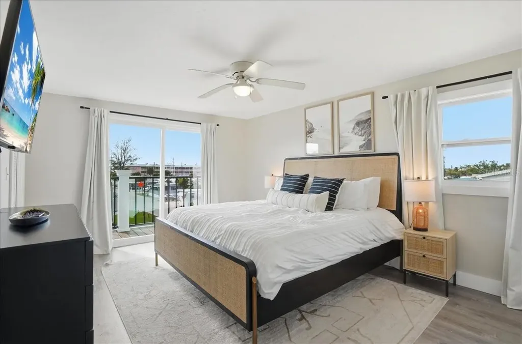 2518 Avenue B Bradenton Beach FL 34217
