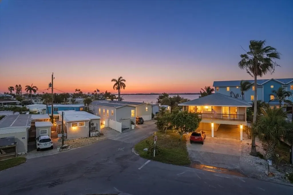 2518 Avenue B Bradenton Beach FL 34217
