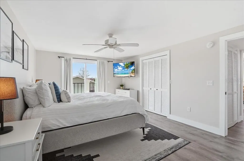 2518 Avenue B Bradenton Beach FL 34217