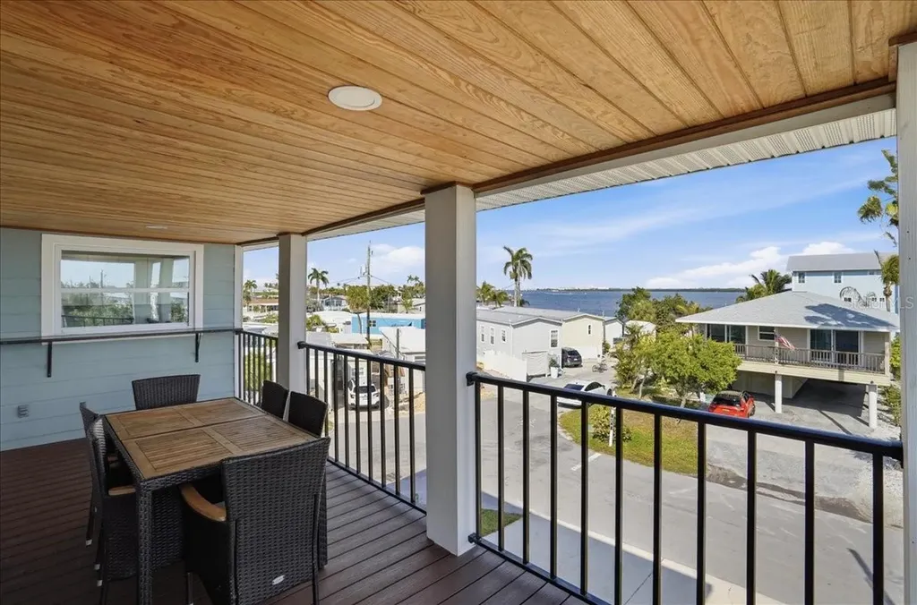 2518 Avenue B Bradenton Beach FL 34217