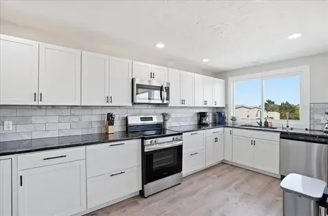 2518 Avenue B Bradenton Beach FL 34217