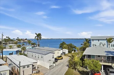 2518 Avenue B Bradenton Beach FL 34217
