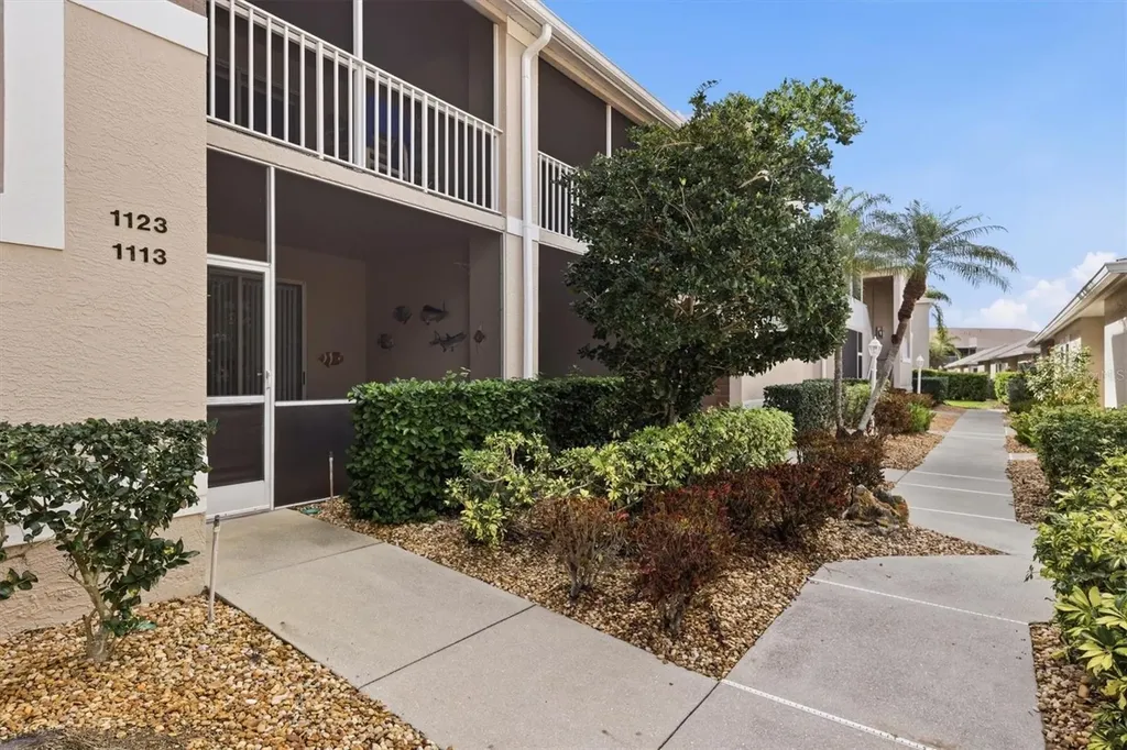 9631 Castle Point Drive Sarasota FL 34238